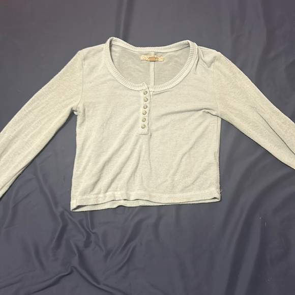 Cute Grey Shirt! - Picture 1 of 2